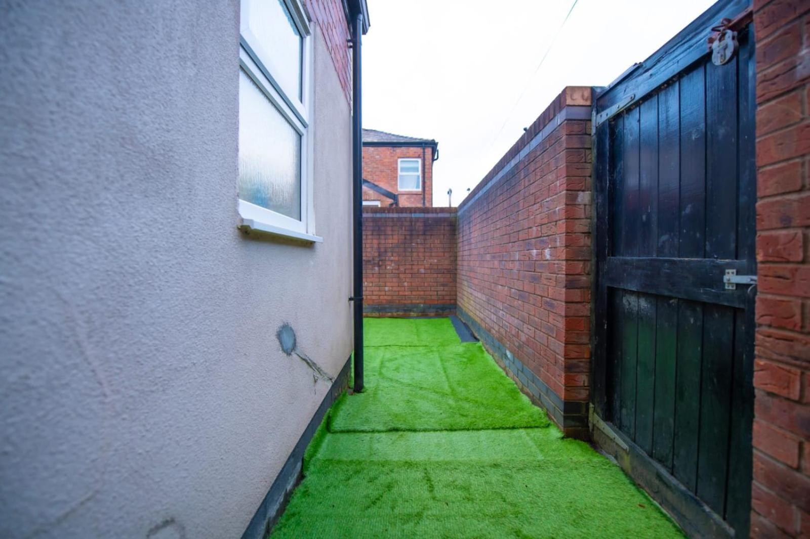 Lovely + Free Parking Holiday home *